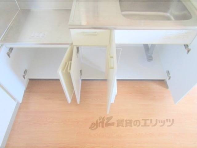 キッチン　収納下部