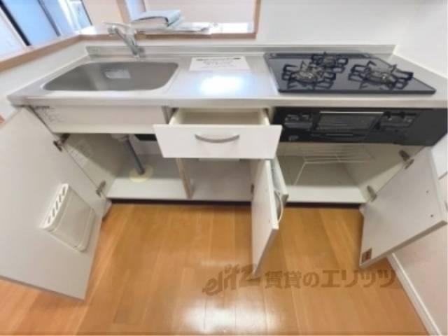 キッチン　収納下部