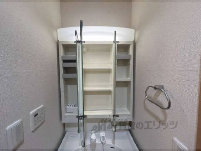 洗面所　収納上部