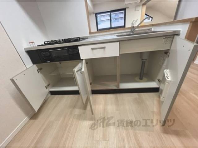 キッチン　収納下部