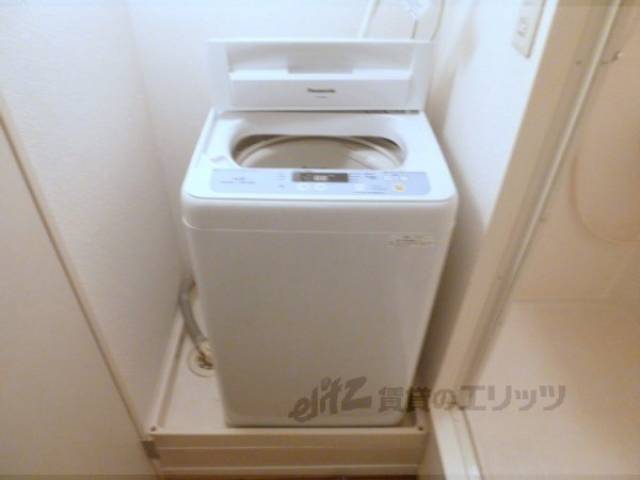 洗濯機置場　洗濯機