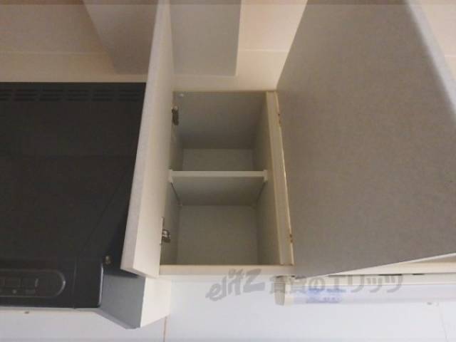 キッチン　上段収納
