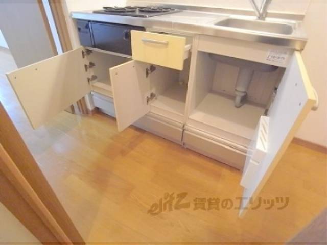 キッチン　下部収納