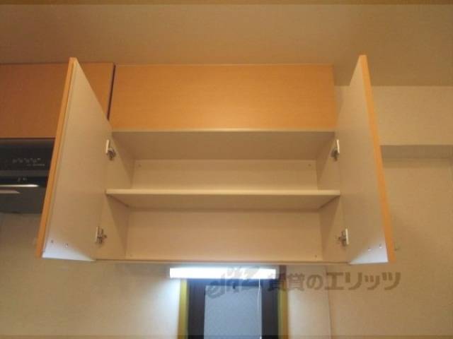 キッチン　上部収納