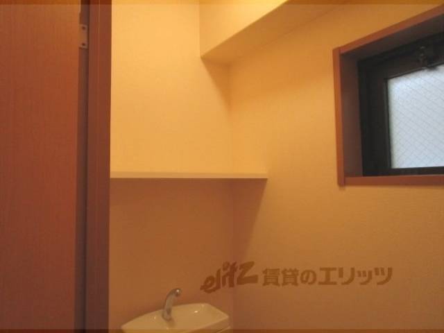 トイレ　上部収納