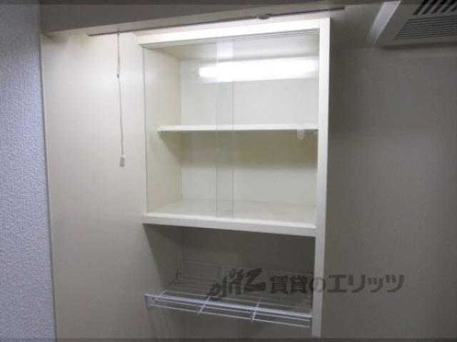 キッチン　上部収納