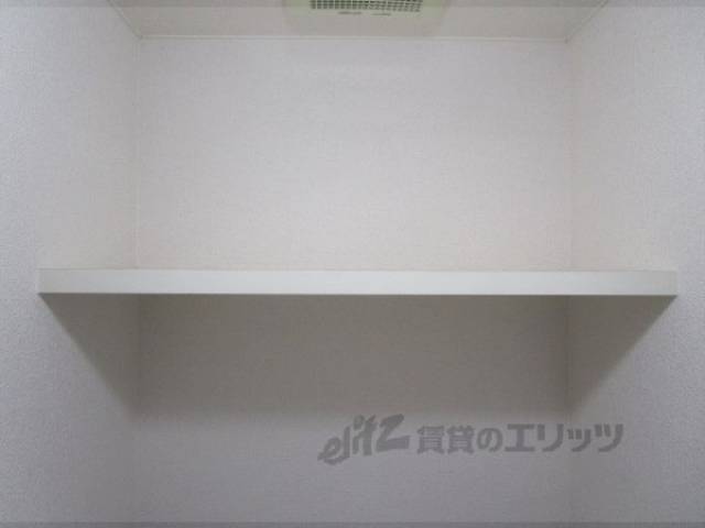 トイレ　上部収納