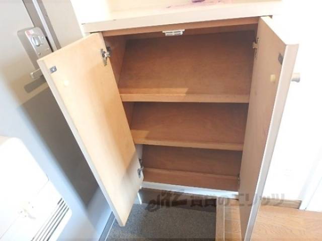 下駄箱　たくさん靴を収納できます。