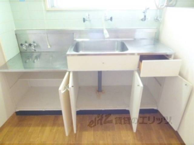 キッチン　収納スペース