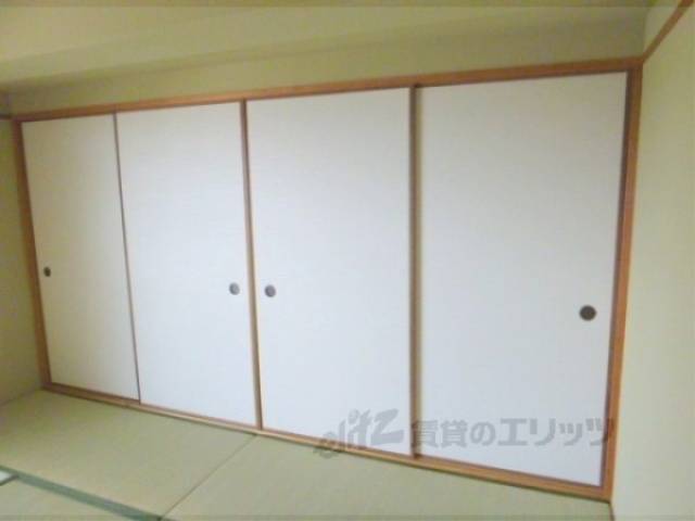 収納　壁一面収納スペースです