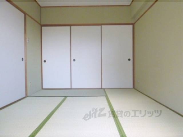 和室　こちらは6帖の和室