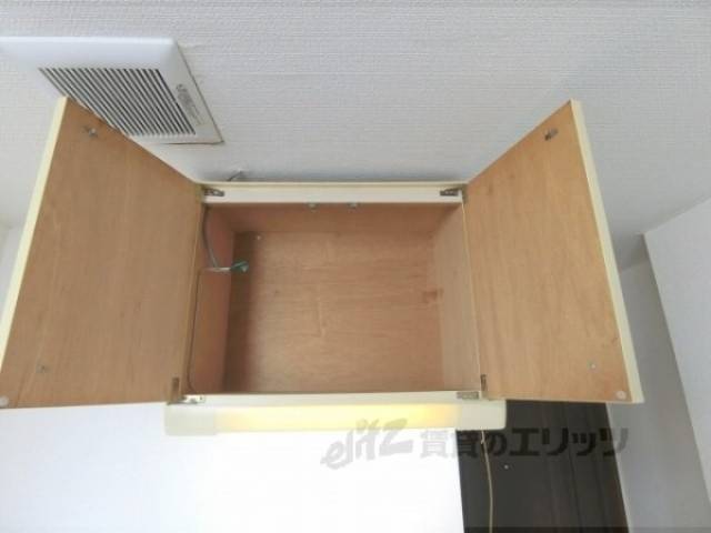 キッチン　上部収納