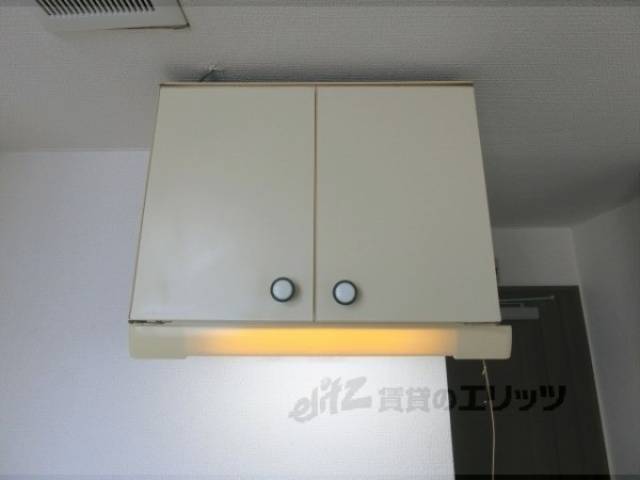 キッチン　上部収納