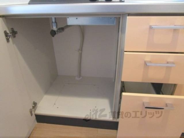 キッチン　下部収納