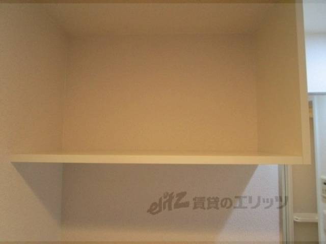 トイレ　上部物置