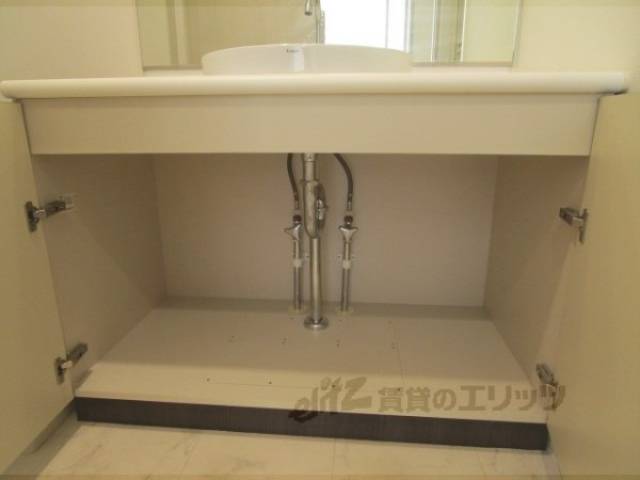 洗面所　下部収納