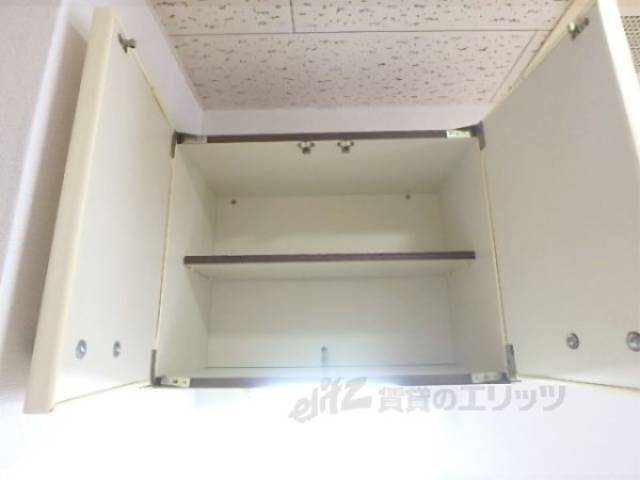 キッチン　上部収納