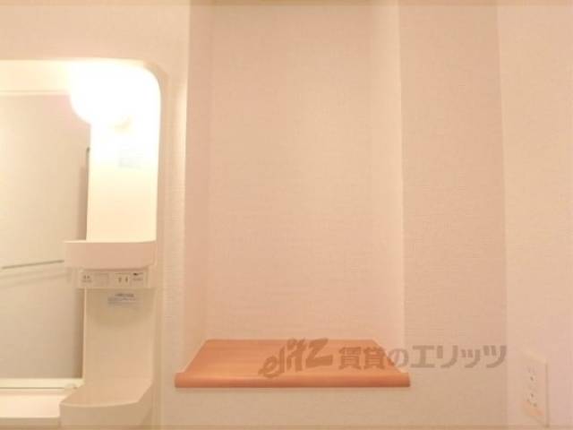 洗濯機置場　物置