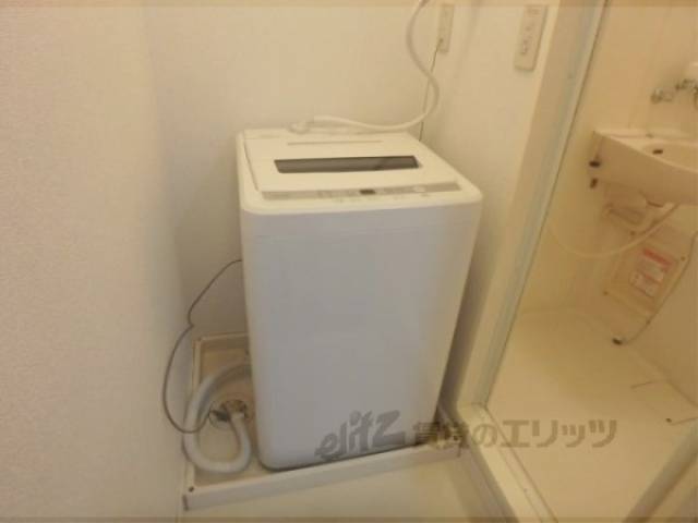 洗濯機置場　洗濯機