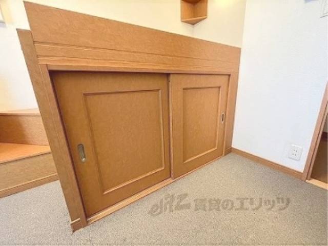 収納　ベッド下部収納