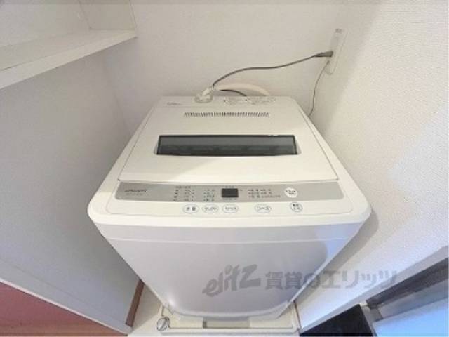 洗濯機置場　洗濯機