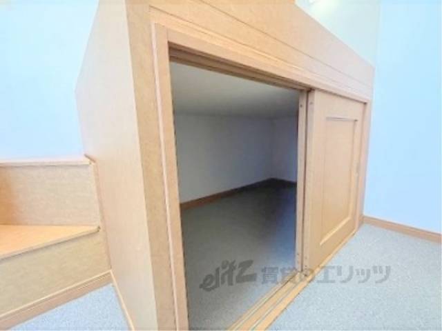 収納　ベッド下部収納