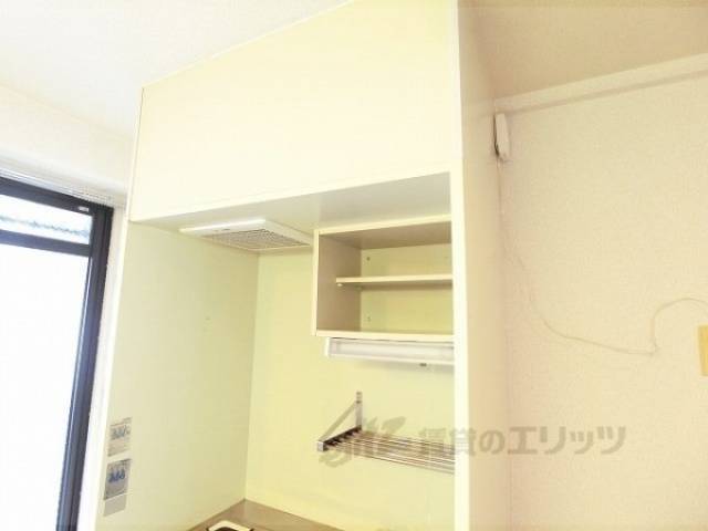 キッチン　上部収納