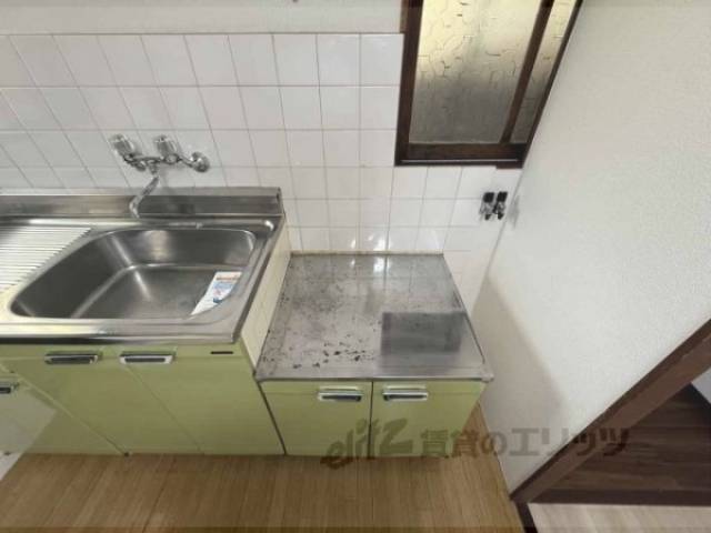 キッチン　コンロ置き場