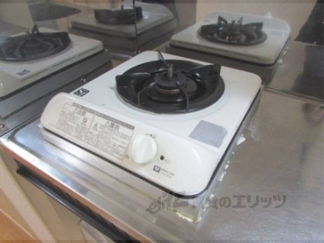 キッチン　一口コンロついています。