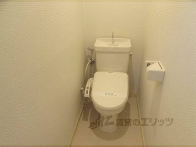 トイレ　洗浄機能月付きのトイレになっています。