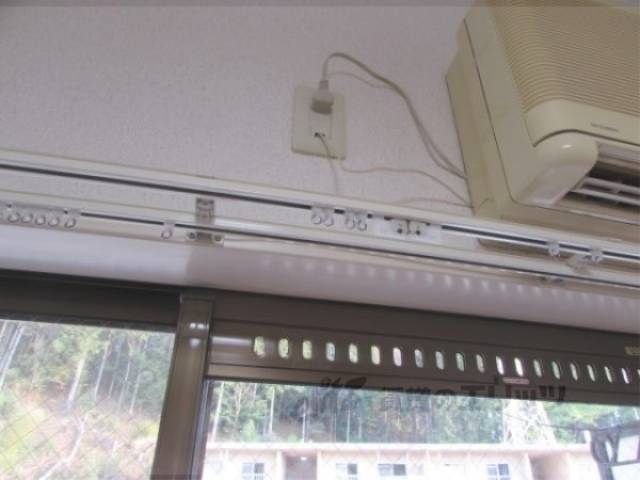 カーテンレール　二重になっています。