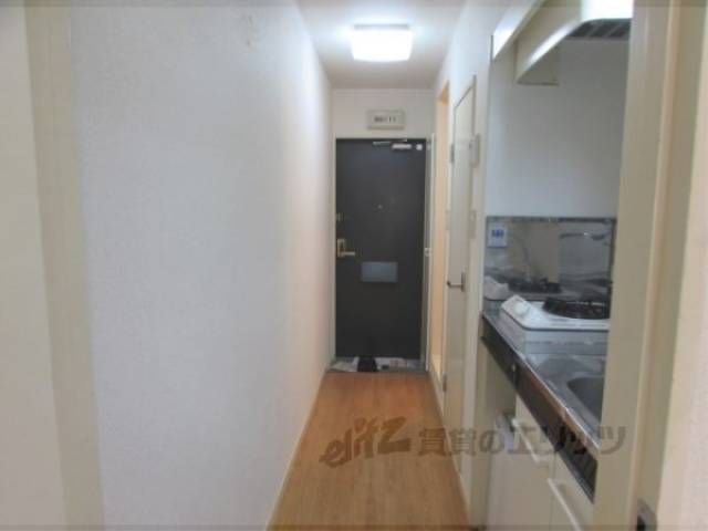 廊下　室内から見た玄関です。