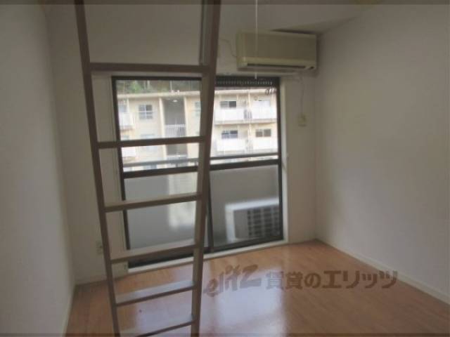 洋室　南向きのお部屋になっています。