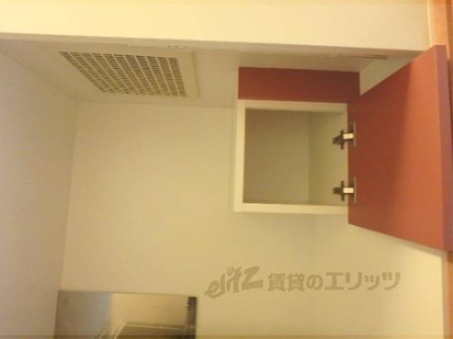 キッチン　収納棚