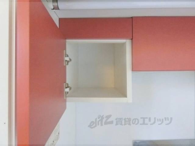 キッチン　上部収納