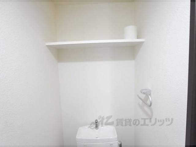 トイレ　トイレ上収納