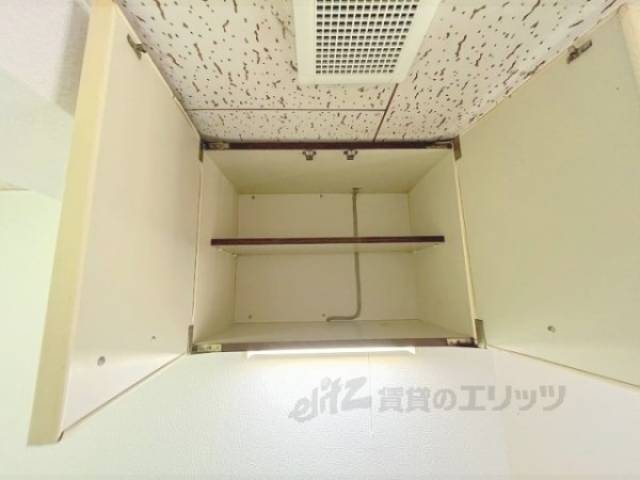 キッチン　上部収納