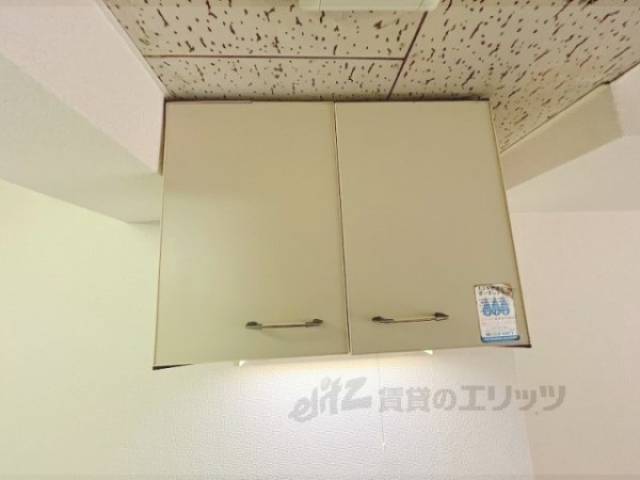 キッチン　上部収納