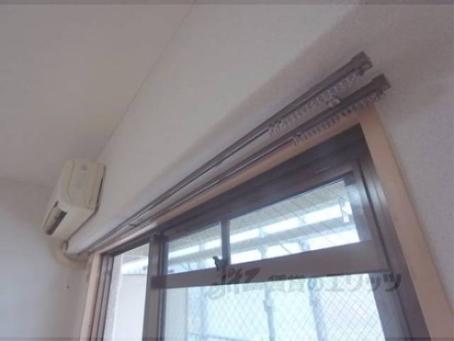 カーテンレール