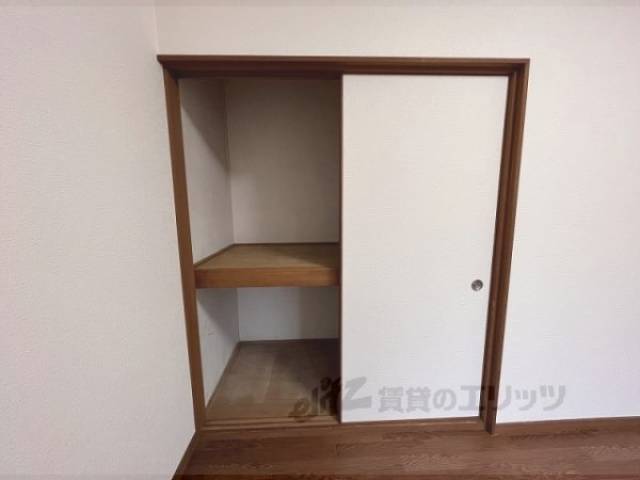 洋室　収納