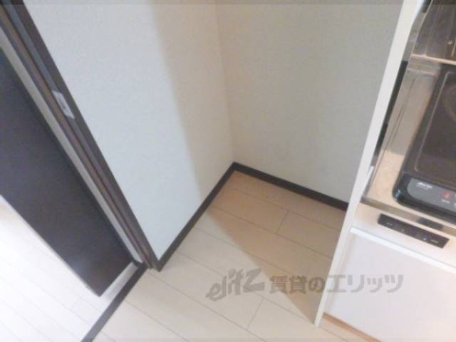 冷蔵庫置場　キッチン横