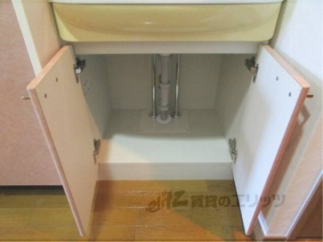 洗面所　下部収納