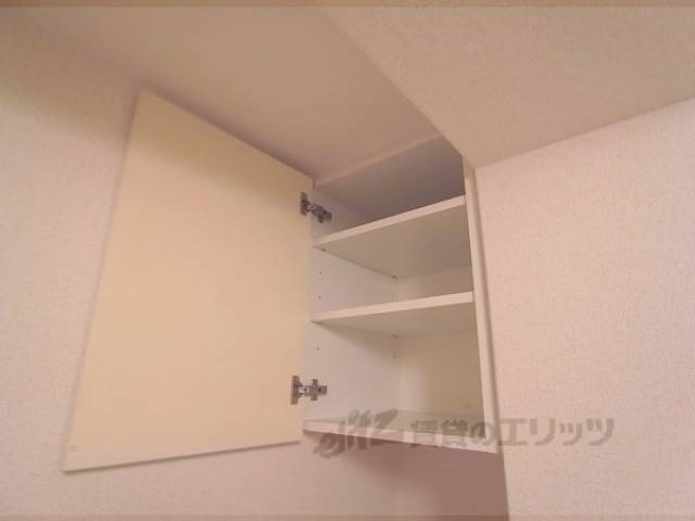 トイレ　上部棚