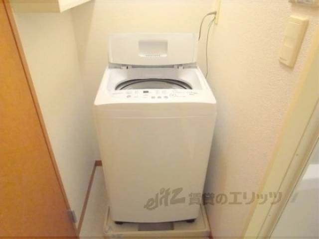 洗濯機置場　洗濯機