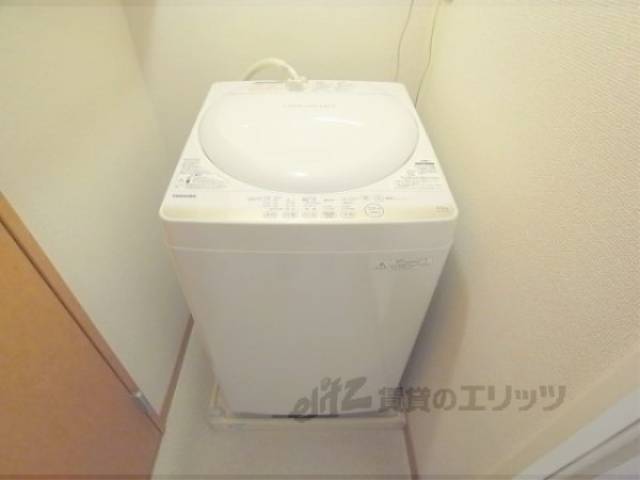 洗濯機置場　なんと、洗濯機まで。。。
