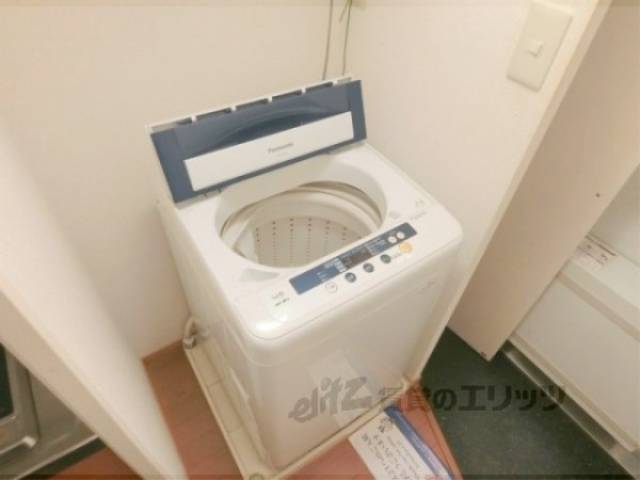 洗濯機置場　洗濯機付