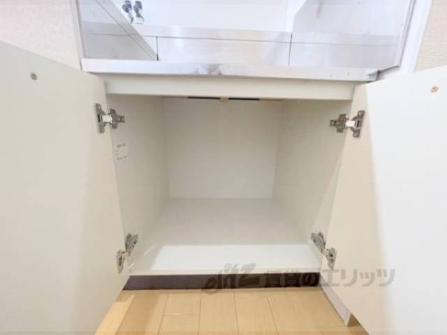 収納　キッチン下