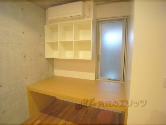 収納　エアコン