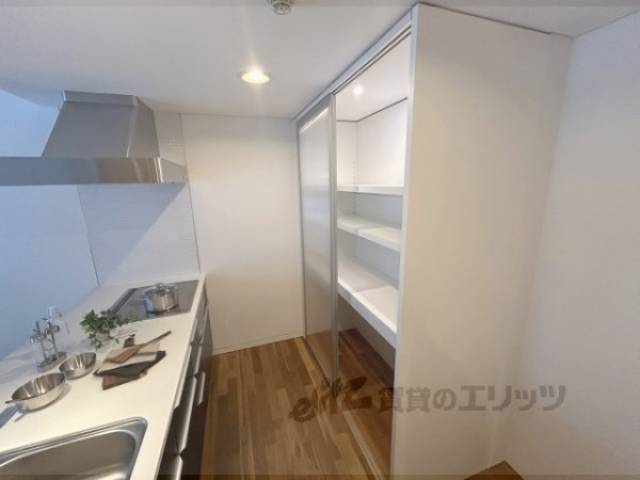 キッチン　収納