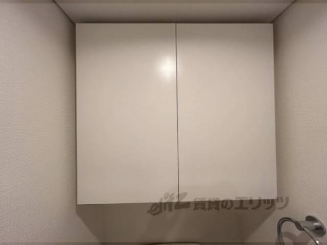 トイレ　上部収納